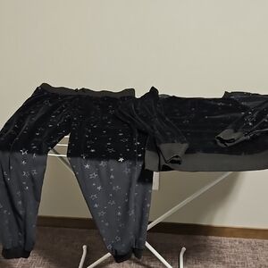 Black Star Patterned Velour Lounge Set